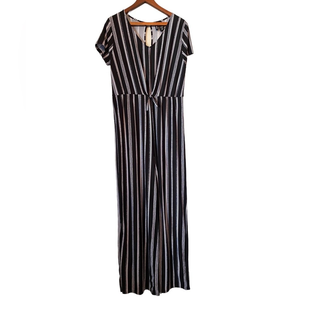 Kristin Nicole Black and White Short Sleeve Long Pants Jumpsuit